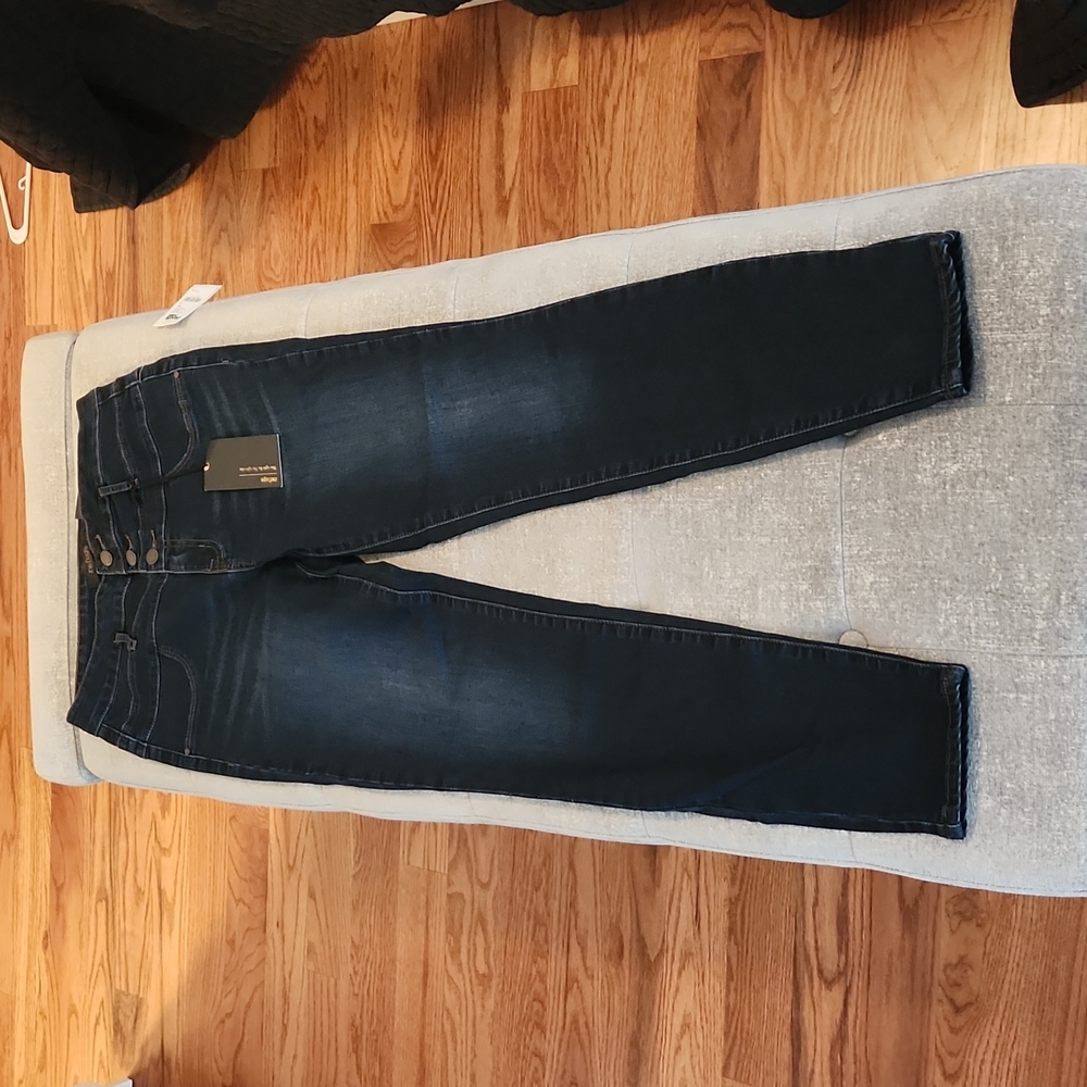 NWT Refuge Jeans